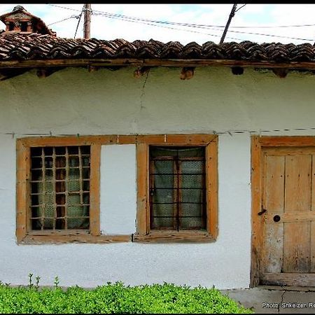 Bujtina Zhaveli Bed & Breakfast Gjakova ภายนอก รูปภาพ