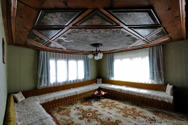 Bujtina Zhaveli Bed & Breakfast Gjakova ภายนอก รูปภาพ